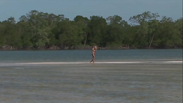 Brazilian Barbie Banks Gets DP'd In The Water