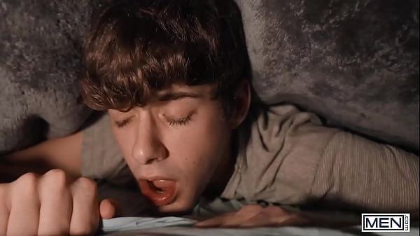 (Joey Mills) Seduces His Roommate (Finn Harding...