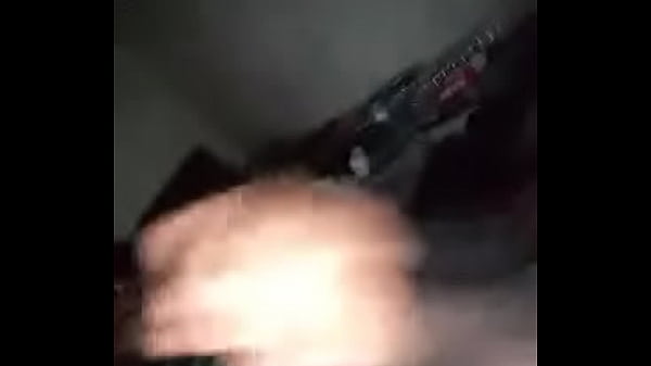 Download Video - Mi primer video subido masturbandome