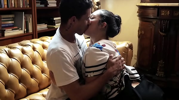Patient with gigantic penis needs heart therapist — and ends up getting a pleasure lesson with Lis del Castilho   Atlas