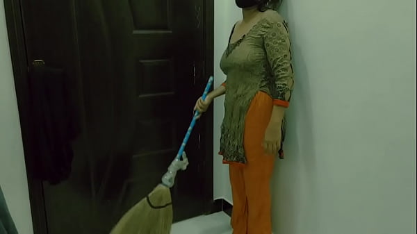 Download Video - Beautifull Pakistani Maid First Time Anal Sex