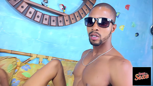Download Video - Outra vis&atilde;o da TESUDA da POCAHONTAS fazendo mis&eacute;ria do DOTADO&excl; CUZINHO irresist&iacute;vel&excl; - Turma do Sexo