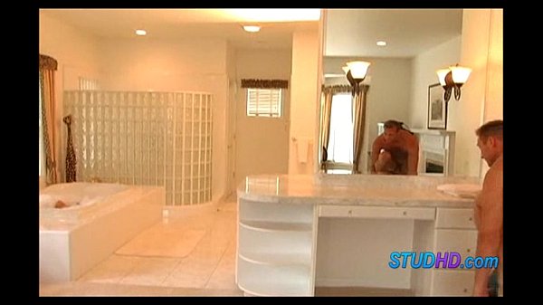 Stud fucks babe 0518