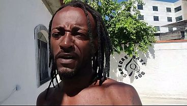 Casada putinha fudeu na piscina ao ar livre pr&oacute;s vizinhos assistirem