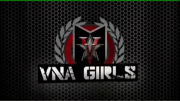 Natural Ass Blonde Sunny Lane Makes It Bounce As She Masturbates!