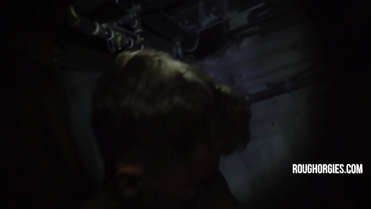Twink enjaulado es follado por chicos de la fraternidad
                      anal hardcore submissive college twinks bareback frat anal sex gay blowjob gay anal muchos negros