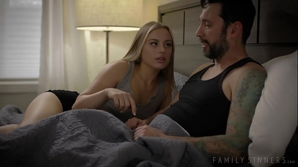 Kinky Anna Claire Clouds Willd Do Anything To Get A Ride On Her Stepdad's Dick - FAMILY SINNERS