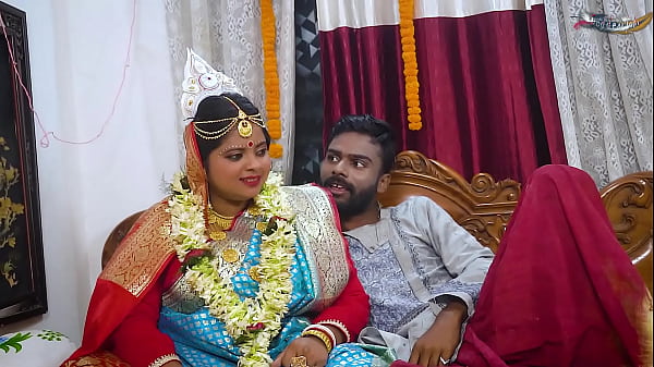 DESI NEWLY MARRIED HUSBAND WIFE HARDCORE FUCK AT FIRST NIGHT FULL MOVIE ( HINDI AUDIO )