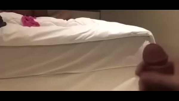 Download Video - Esposa safada cavalgando no pau do novinho e o corno filmando e se acabando na punheta&period;