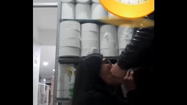 Fellation Dans Le Bureau Central Du Camion