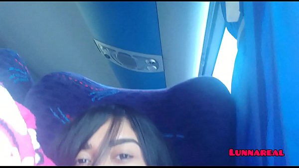 Download Video - Caiu Na Net Novinha Cheia De Tes&atilde;o Se Masturbando No Banheiro Do &Ocirc;nibus