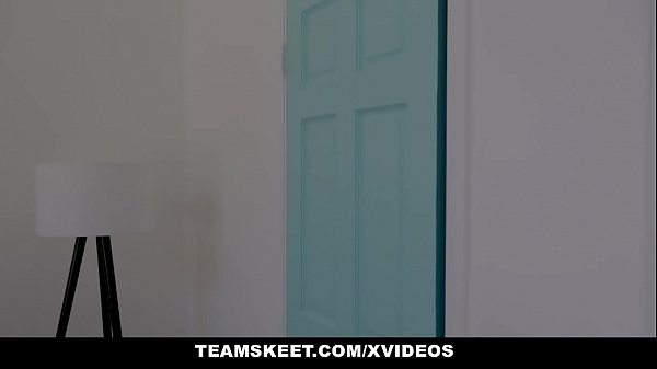 TeenPies - Big Titty Redhead Skylar Snow Wants A Warm Gooey Creampie