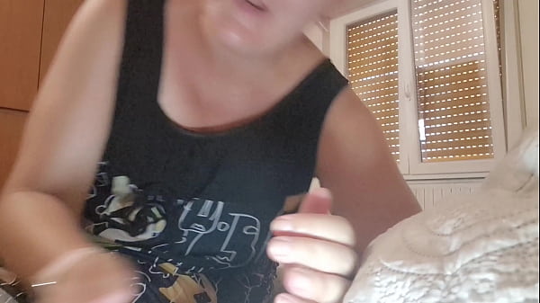 Nicoletta and the Inflatable Bee