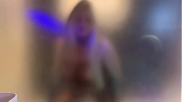 Corno mandou a esposa levar o neg&atilde;o pra cabine e fudeu a pura com for&ccedil;a