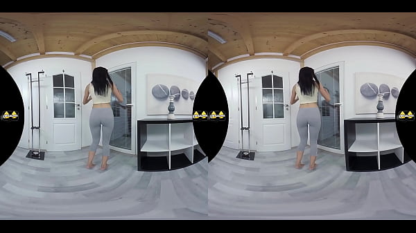 VIRTUALPEE - Nicol Love In Yoga Pants