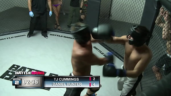 Battle bang between TJ Cummings and Daniel Hunter