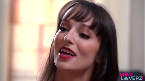 Stepmom Lexi Luna Wants the Creampie
