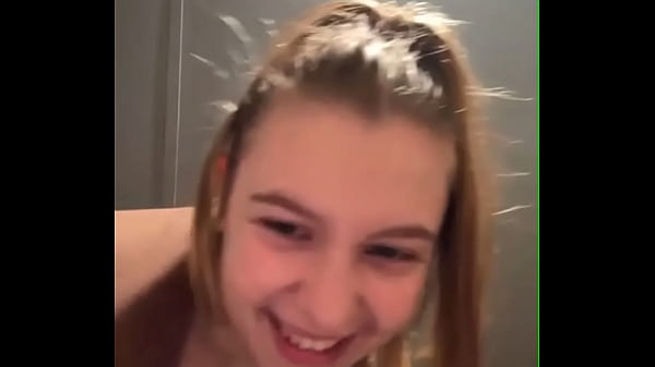 Crazy public squirting in the gym