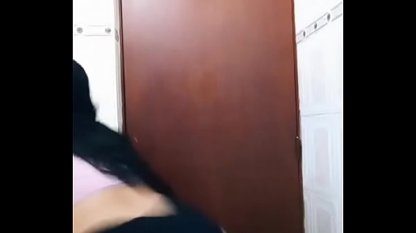 AMIGA CULONA BAILA PARA CONSEGUIR VERGA