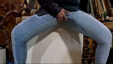 Cameltoe MILF Pees in Tight Jeans Wet Fetish Tease