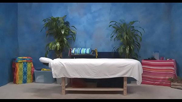 Voluptuous vixen screams with agonorgasmos bouncing on boner