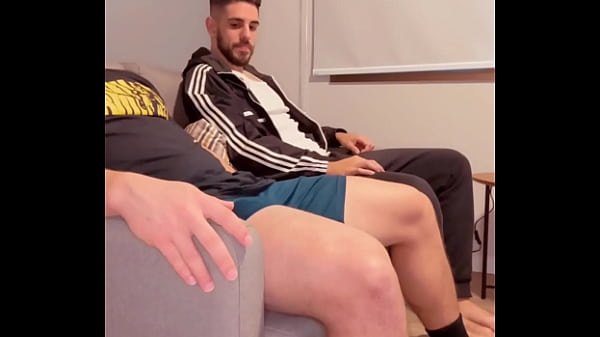 VIZINHO PAUZUDO ESPEROU A ESPOSA IR TRABALHAR E...