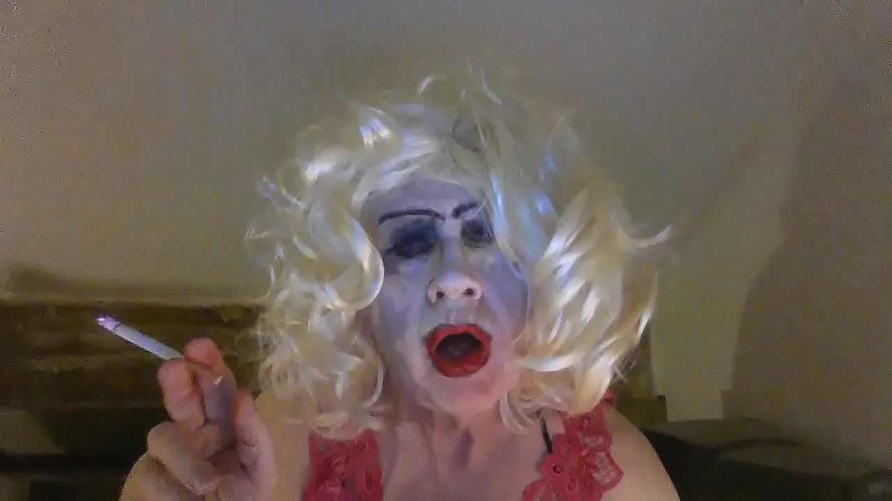 La zorra marica Sarah anhela una polla. ¿Esta vieja transexual de mala calidad te pone duro?
                   milf submissive whore sissy cross dresser fag gay porn smoking fetish mature slut lgbtq master mistress humiliation muchos negros