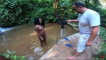 Download Video - A negra novinha fazendo fotos e v&iacute;deos no riacho - Bruna Black - Binho Ted - Sandro Lima - Fabio Silva - Baiana Arretada