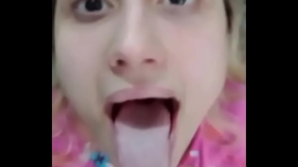 Sadira Hotwife - -Tomando leite do Diretor Goza...