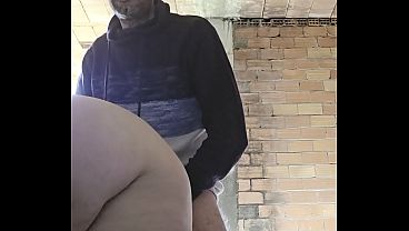 I fuck a chubby girl in the abandoned house