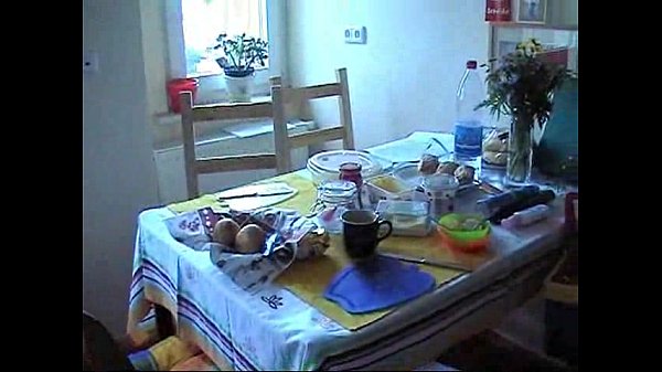 Baise Sur Une Table Allemande