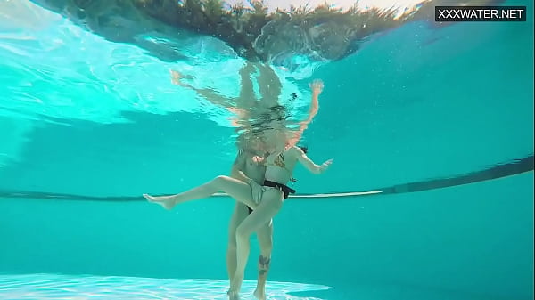 Couple films couple Eva Sasalka and Jason underwater fucking