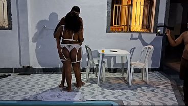 He ate the cuckold's wife in the pool.