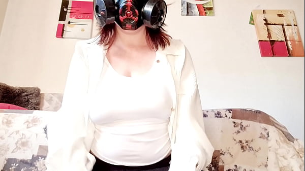Orgasm with super fetish gas mask ready to enjoy with me