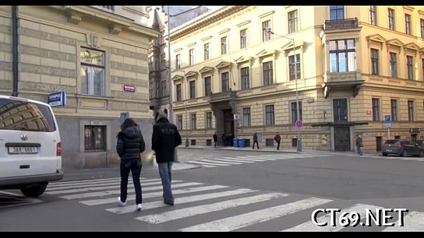 Juicy doxy endures hot sex