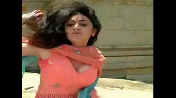 Hot Kajal Aggarwal in Shooting - Hot Videos - United States Kasepu.Com