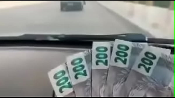 Maluco fudendo com o carro