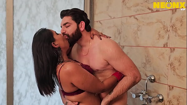 DESI WIFE GIVE HER SEXY ASS TO HER HUSBAND IN BATHROOM HARDCORE SEX