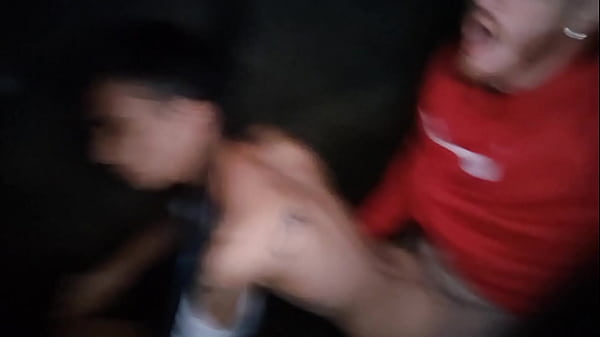 dei carona pra um rapaz levei pra um canto e co...