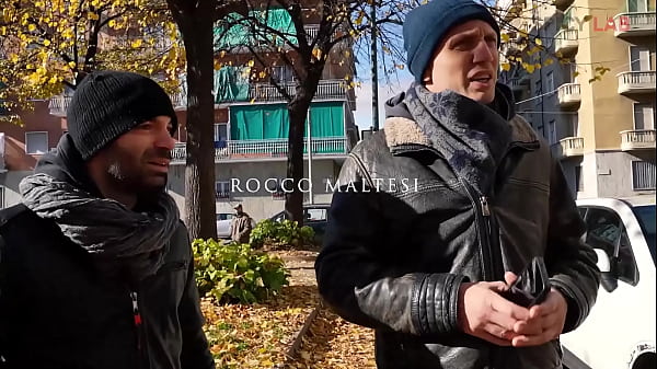 Do-it-yourself: Belgian anal turism with Alice Maze