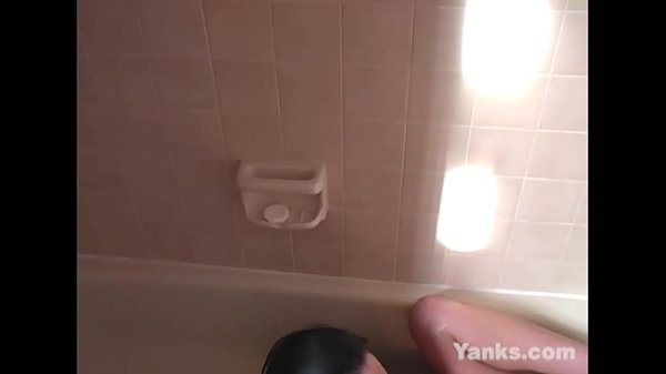 Yanks MILF Jennifer Steele Masturbates