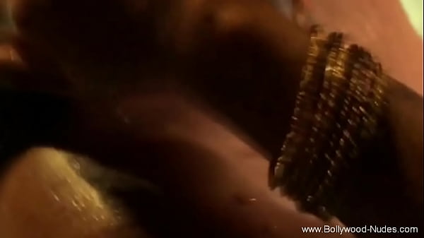 The Revealing Beauty Of Sensual India Making The Moment