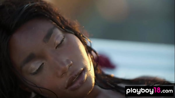 Download Video - Smoking hot ebony teen Mimi Desuka stripping and unwinds on the rooftop