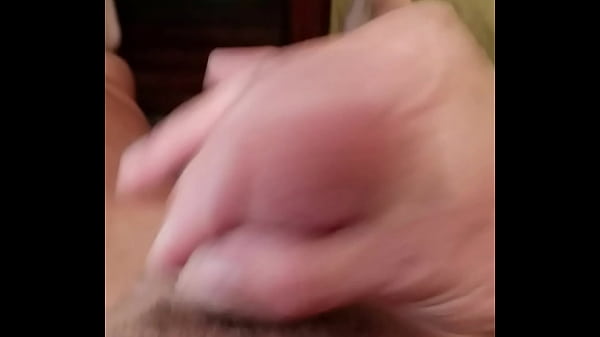 Éjacule Après Le Jeu De Gode