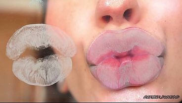 Creamy silver melting kiss close up