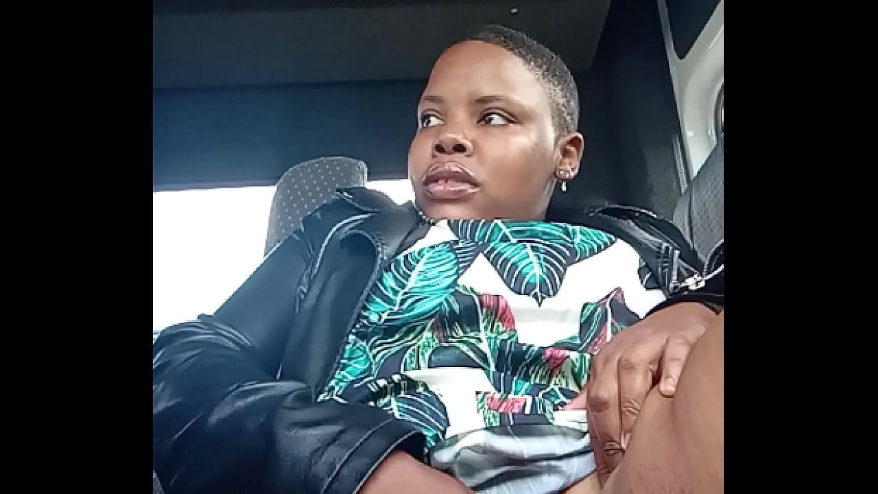 Perra gordita jugando con su coño en un taxi público
                   teen pussy chubby public african muchos negros