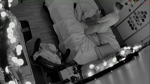 Amateur couple caught fucking on Christmas on h...