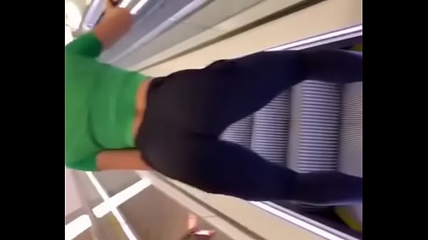 Hermosa bailando sensual