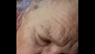 熟女BBWがこの男にフェラチオをする様子をご覧ください！