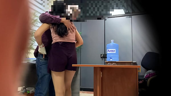 Download Video - universitaria Nataly haciendo practicas de derecho en la facultad de U Cat&oacute;lica de Chile CAMARA ESPIA